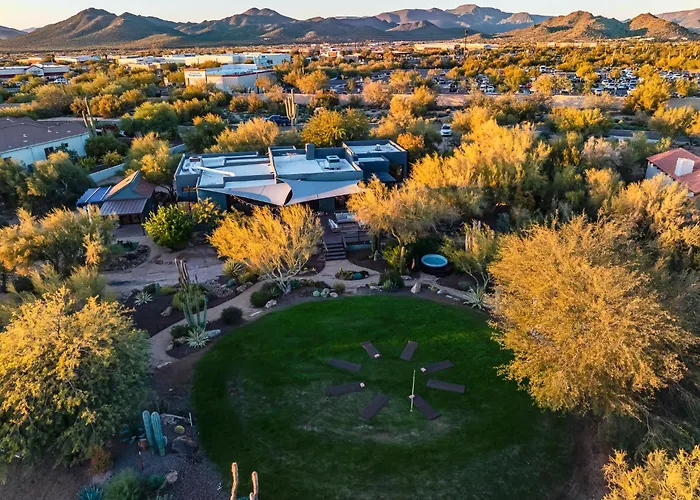 Villa 1-acre Backyard 4br Pickleball, Sauna, Saltroom, Gym, Wellness