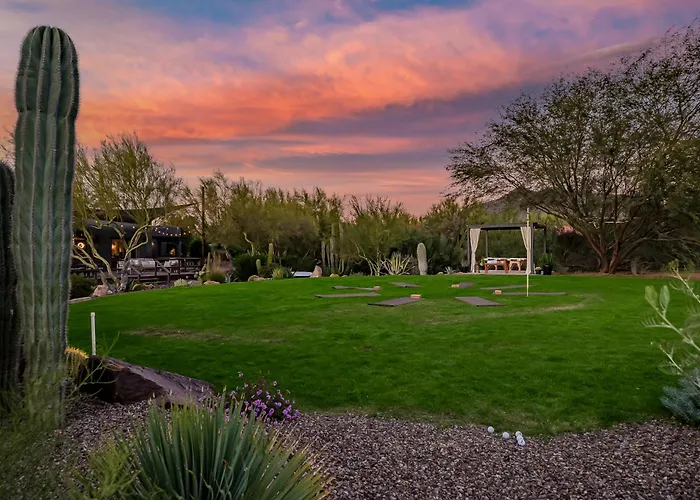 1-acre Backyard 4br Pickleball, Sauna, Saltroom, Gym, Wellness Cave Creek