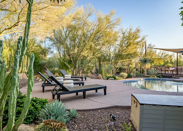 Villa 1-acre Backyard 4br Pickleball, Sauna, Saltroom, Gym, Wellness *